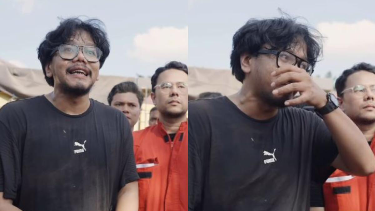PENYALURAN BANTUAN BANJIR - Ferry Irwandi salurkan bantuan ke warga terdampak banjir di Aceh. Ia sampai menangis saat bertemu langsung dengan warga.