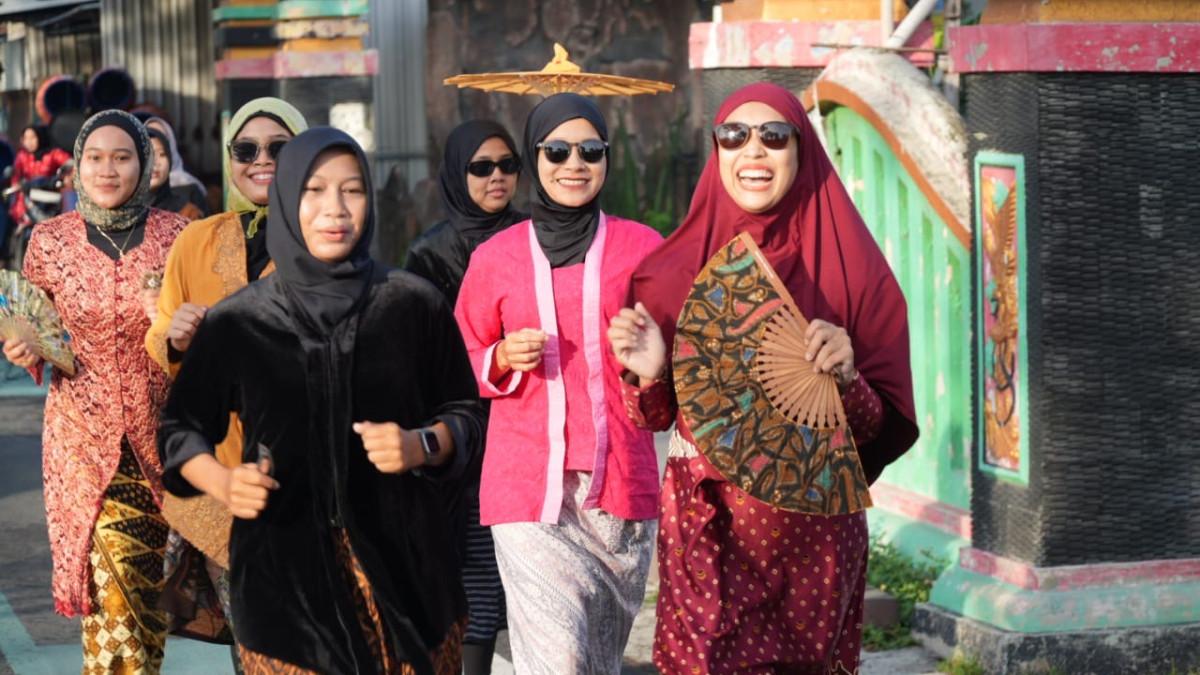 EVENT PEMKAB KLATEN - Fun run bertema budaya bertajuk Karso Culture Run 2025 sukses digelar di Mangut Karso, Klaten, Minggu (16/11/2025).