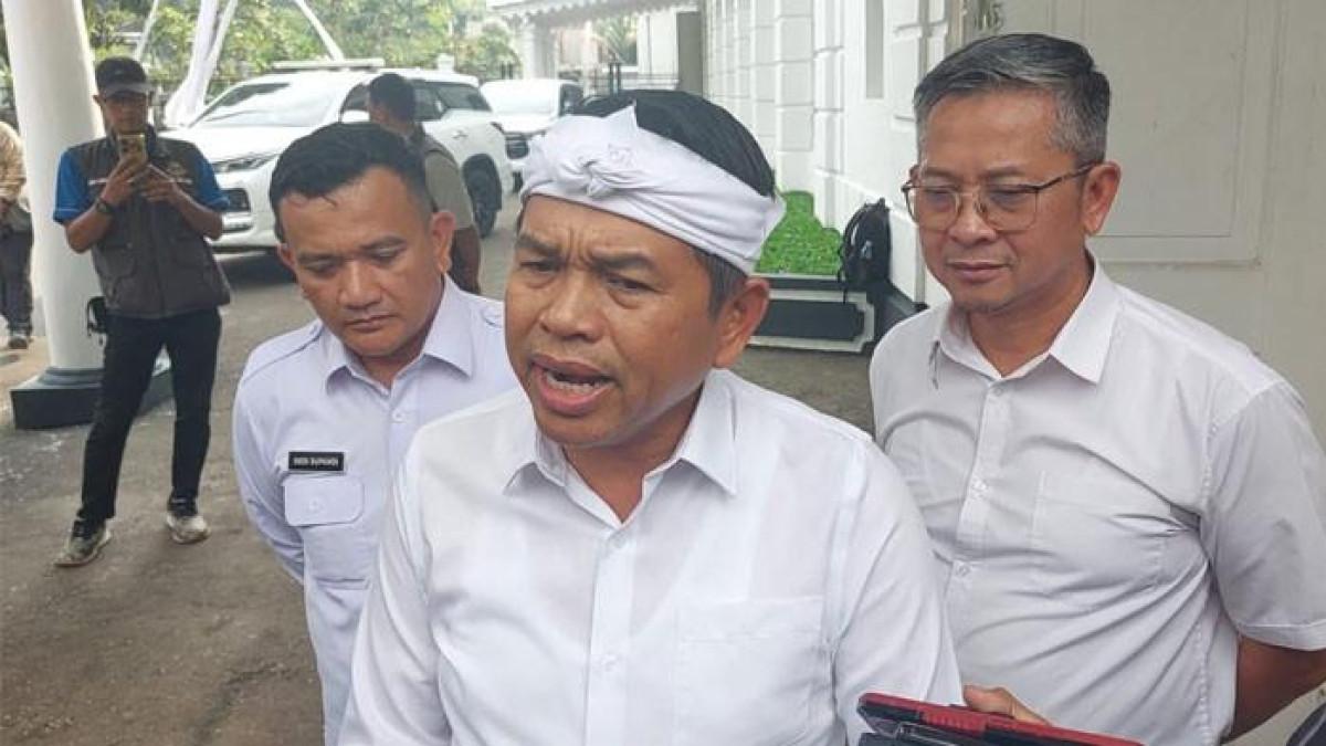 KERACUNAN MBG DI JABAR: Gubernur Jawa Barat Dedi Mulyadi menanggapi soal banyaknya kasus keracunan Makan Bergizi Gratis (MBG) di wilayah Jawa Barat saat kunjungan kerja ke Kota Bogor, Rabu (24/9/2025).
