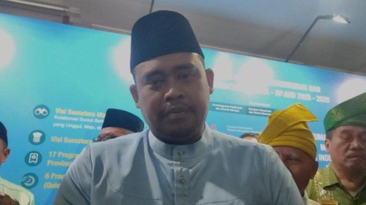 Gubernur Sumut Bobby Nasution saat diwawancarai usai menghadiri acara Musrenbang RPJMD dan RKPMD 2025-2026 di Kantor Gubernur Sumut, Senin (5/5/2025). 
