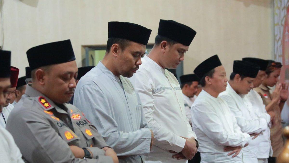 INFO KLATEN - Salat Isya dan Tarawih di Masjid Asy Syafa'ah, Dukuh Kahuman, Desa Demakijo, Kecamatan Karangnongko, Klaten pada Rabu (12/3/2025).
