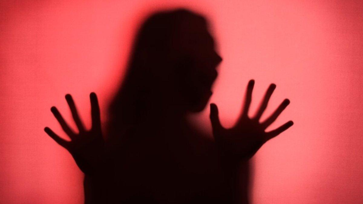 Ilustrasi Anak dijadikan budak nafsu ayah tirinya.