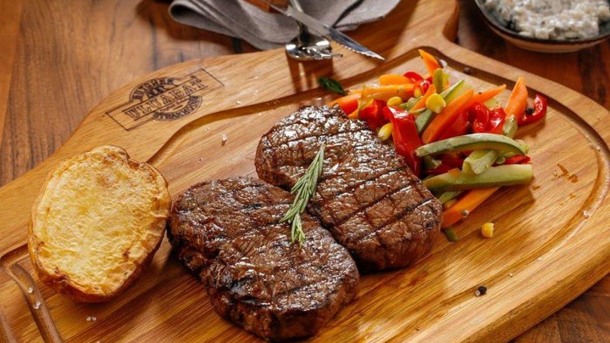 Cara Masak Daging Kurban Jadi Steak Sirloin Porsi 5 Orang, Cocok untuk Rayakan Momen Idul Adha 2024