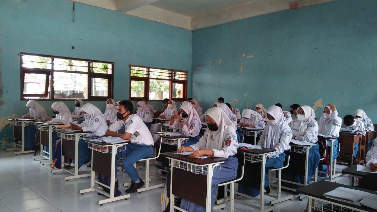 Jawaban Informatika Kelas 7 Halaman 125: Bagaimana Kamu Menilai Kredibilitas Sumber Informasi ?