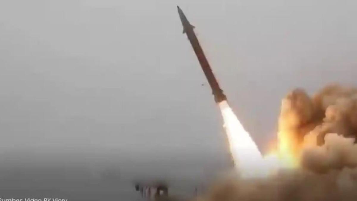 PERAN IRAN AS-ISRAEL - Israel dan AS melancarkan serangan “Lion’s Roar” terhadap Iran pada Sabtu (28/2/2026). Di hari yang sama Iran meluncurkan serangan balasan. Kawasan Teluk yang digadang-gadang sebagai pusat masa depan teknologi kini mencekam setelah Pasukan Garda Revolusi Iran meluncurkan serangan drone ke pusat data Amazon Web Services (AWS) di Dubai dan Bahrain, Rabu (4/3/2026).