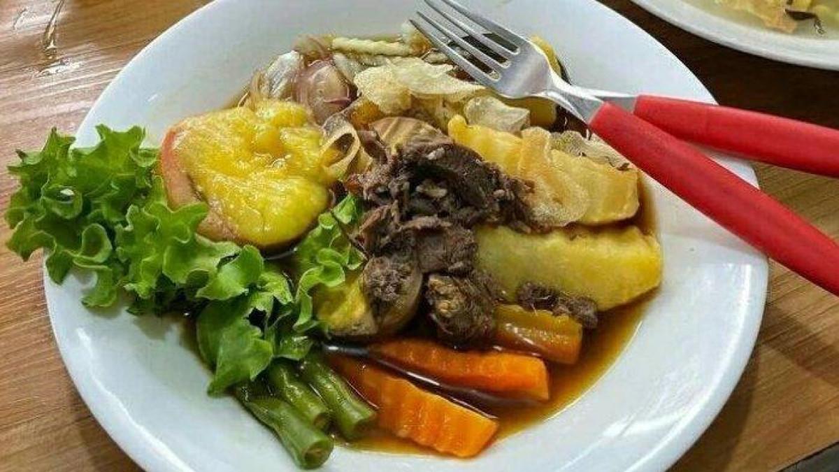 KULINER SOLO - Selat Mbak Lies di Solo Jawa Tengah