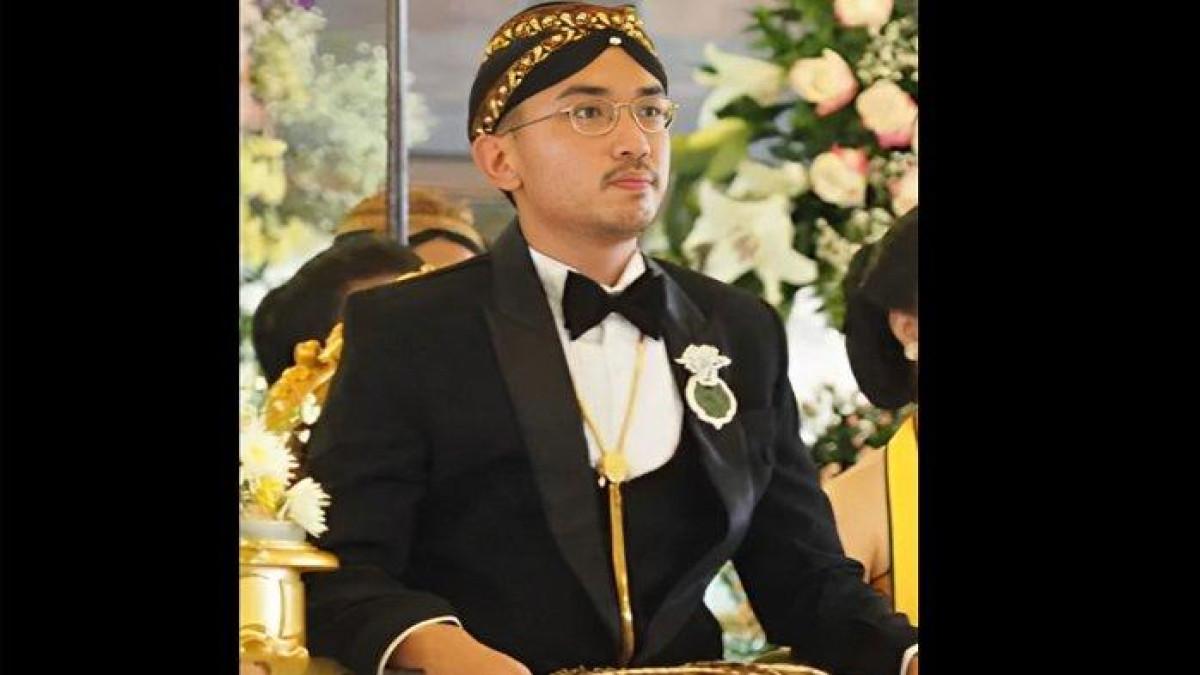 GUSTI BHRE - Kanjeng Gusti Pangeran Adipati Aryo (KGPAA) Mangkunegara X atau Bhre Chakrahutomo Wira Sudjiwo alias Gusti Bhre.