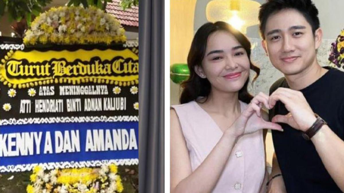 ASMARA ARTIS - Papan karangan bunga yang dikirimkan Amanda Manopo dan Kenny Austin menjadi sorotan ketika berbelasungkawa.