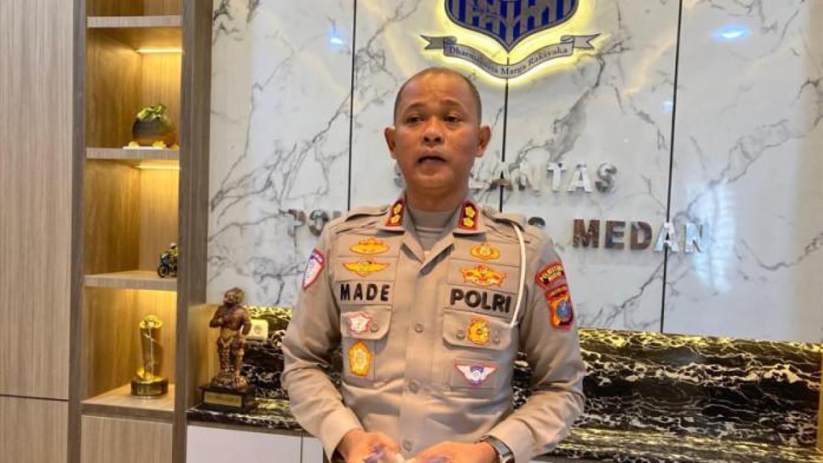 WANITA DITABRAK - Dalam wawancara sebelumnya, Kasat Lantas Polrestabes Medan AKBP I Made Parwita menyampaikan bahwa Brigadir Polisi Dua (Bripda) Viky Pramudia telah ditetapkan sebagai tersangka atas insiden yang menyebabkan Elida Delviana Tamin (26) mengalami luka kritis akibat ditabrak.