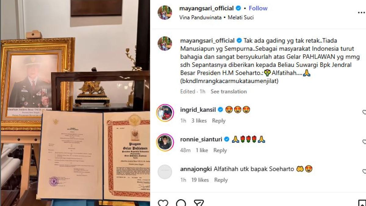POSTINGAN MAYANGSARI - Keakraban Mayangsari dengan keluarga Cendana di acara syukuran gelar pahlawan Soeharto
