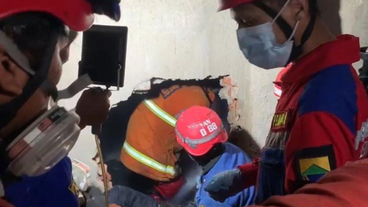 KEBAKARAN Toko Material di Cianjur, Menawaskan 2 Orang 1 Hilang, Diduga Percikan Api Pengelasan