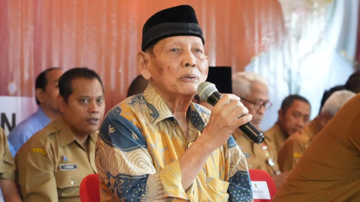PROGRAM SAMBUNG RASA - Kepala Desa Kwaren Suratman pada Selasa (12/10/2025).