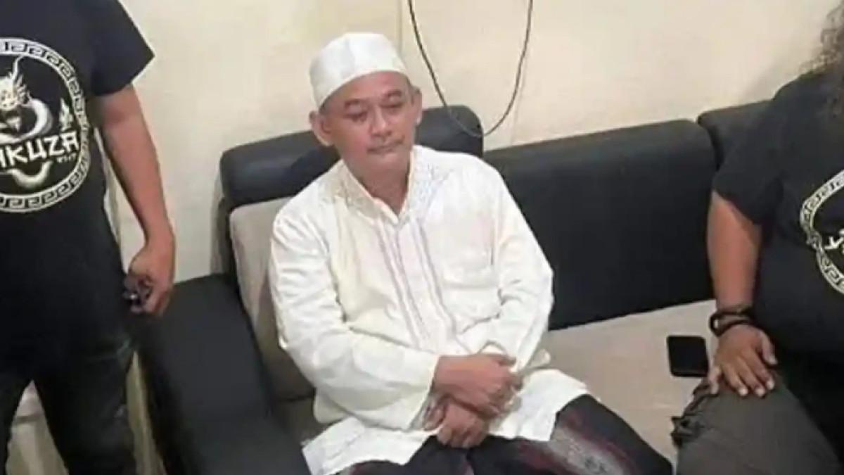 KIAI VIRAL PEKALONGAN - Kiai AKF di Pekalongan terseret kasus santriwati hamil, diduga lakukan pelecehan 18 tahun.