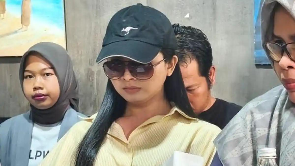 KASUS VIRAL - Klarifikasi Dea Lipa terkait kabar miring terkait dirinya.