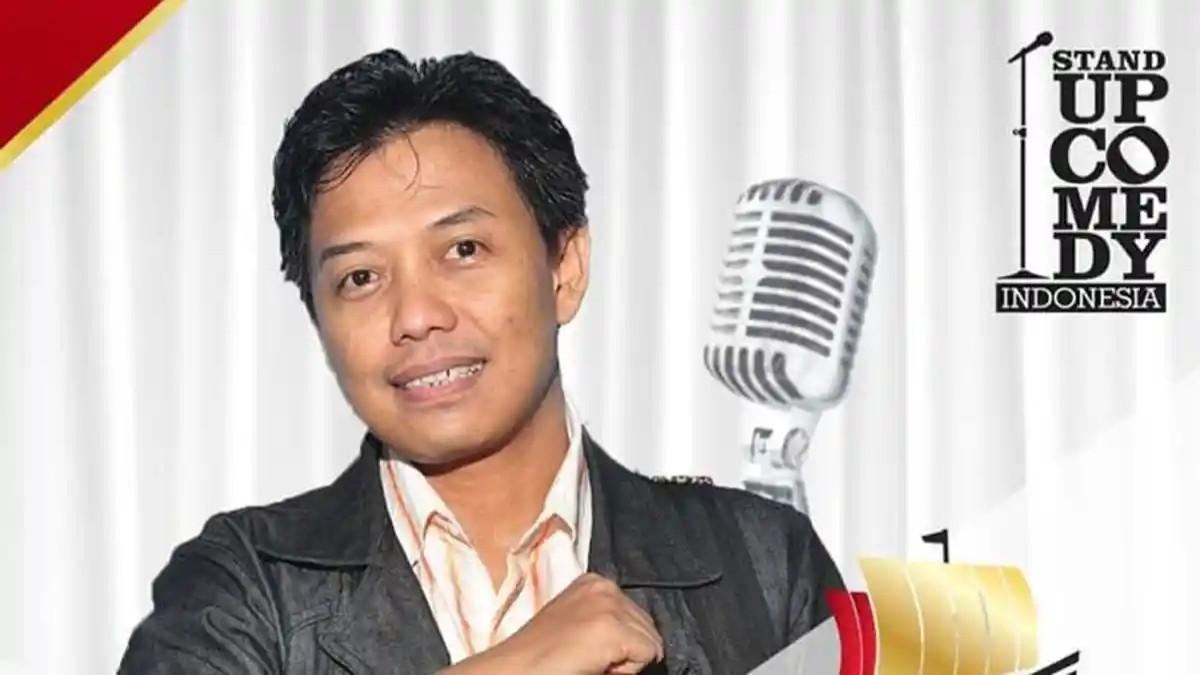 KABAR DUKA - Komedian Mudy Taylor meninggal dunia pada Selasa (25/11/2025) akibat penyakit jantung bocor.