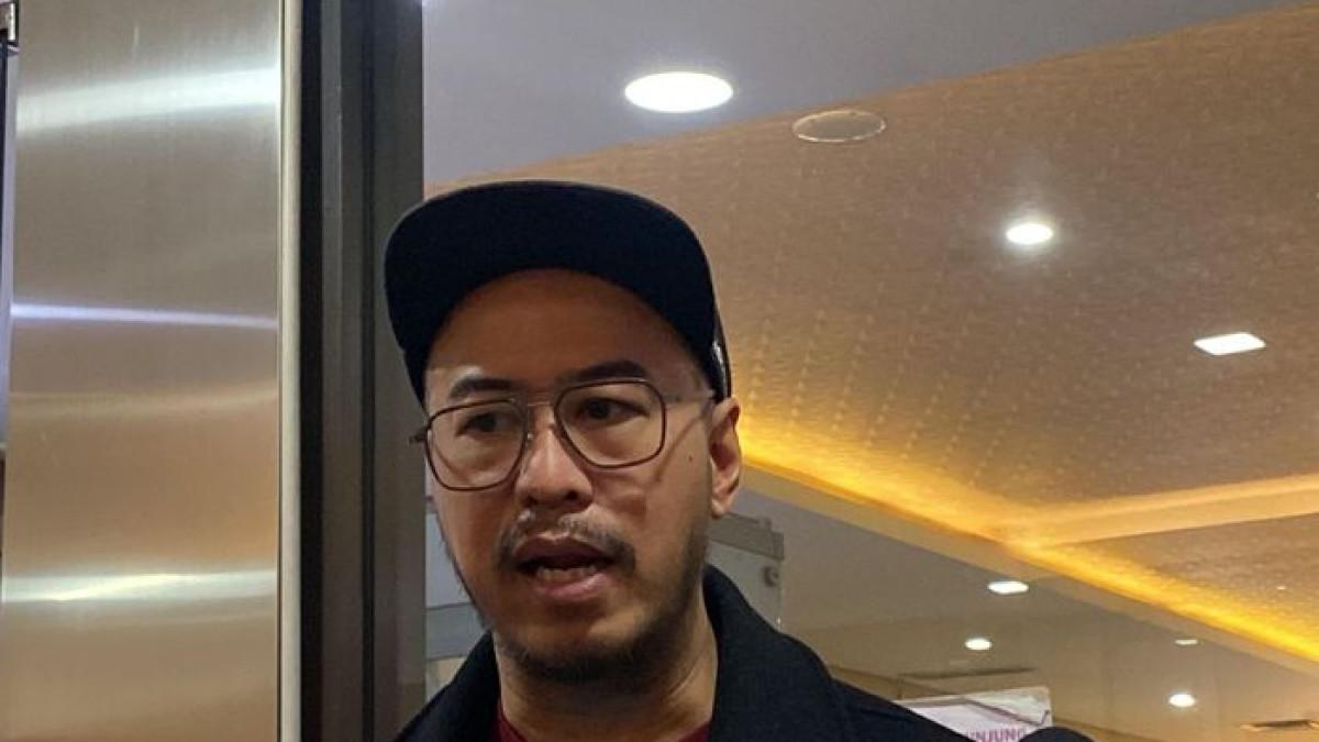 Komika Pandji Pragiwaksono saat berada di Bareskrim Mabes Polri, Senin (9/3/2026).