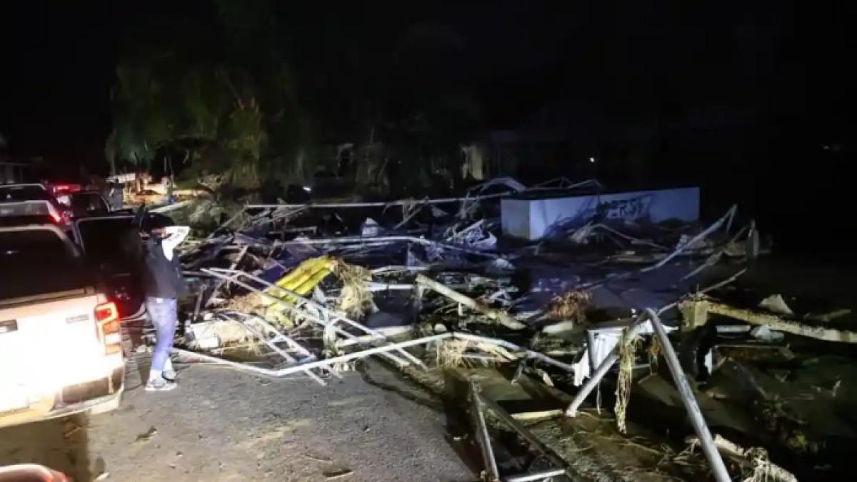 BENCANA ALAM - Kondisi perkampungan warga di Kabupaten Aceh Tamiang luluh lantak akibat diterjang banjir. Gambar direkam, Rabu (3/12/2025) malam.
