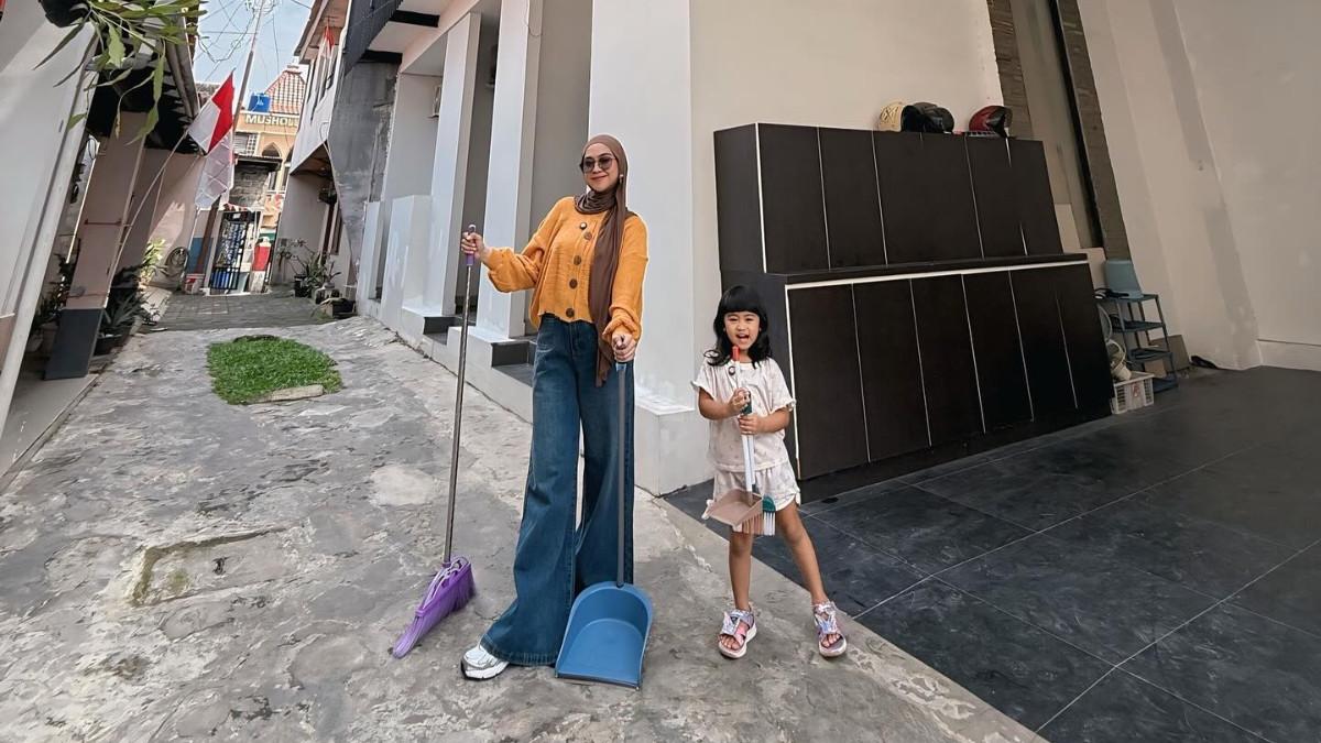 ARTIS VIRAL - Kost 8 pintu milik Moana anak Ria Ricis