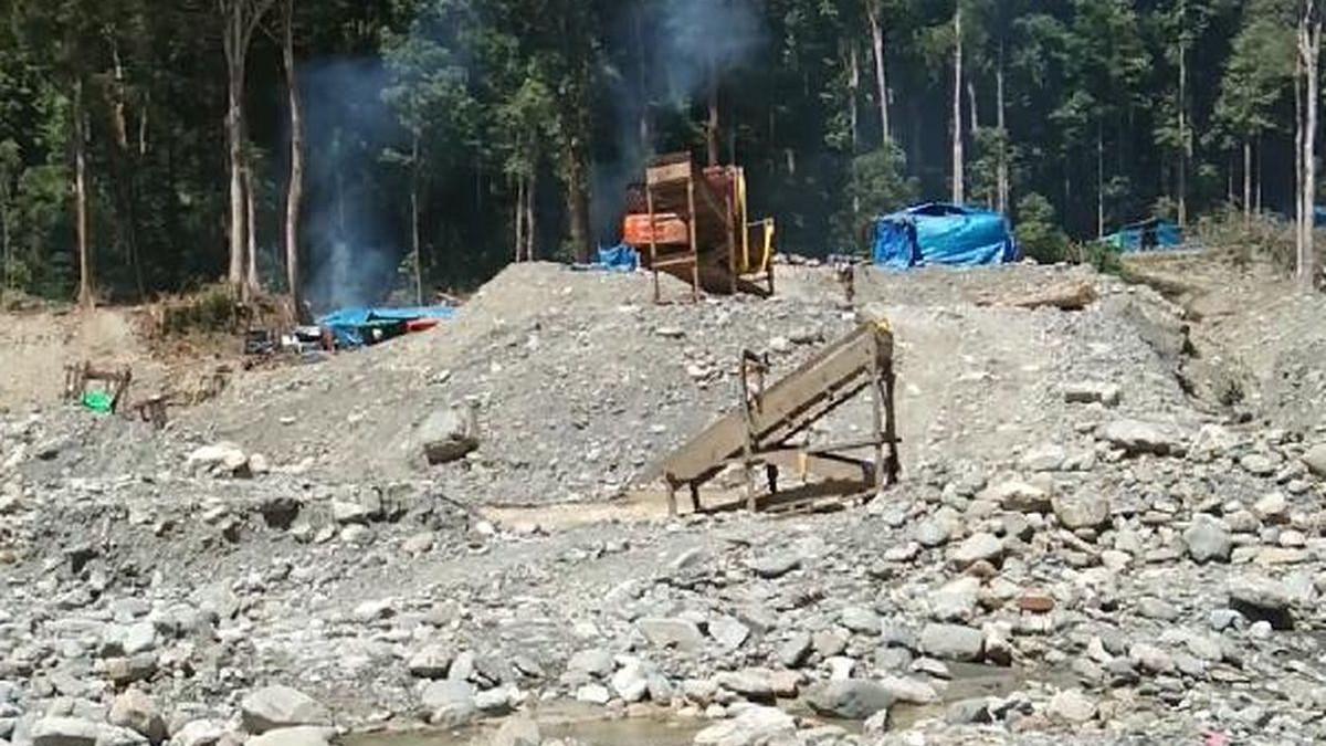 ILUSTRASI TAMBANG EMAS - Lokasi penambangan emas di kawasan Waserawi distrik Masni manokwari.
