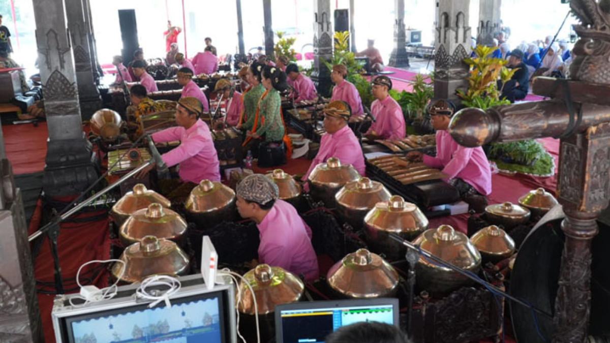 LOMBA DALANG ANAK - Lomba Dalang Anak 2025 yang digelar Dinas Kebudayaan, Kepemudaan, Olahraga, dan Pariwisata (Disbudporapar) Kabupaten Klaten di Pendopo Monumen Juang 45, Kecamatan Klaten Utara, Sabtu (2/8/2025).