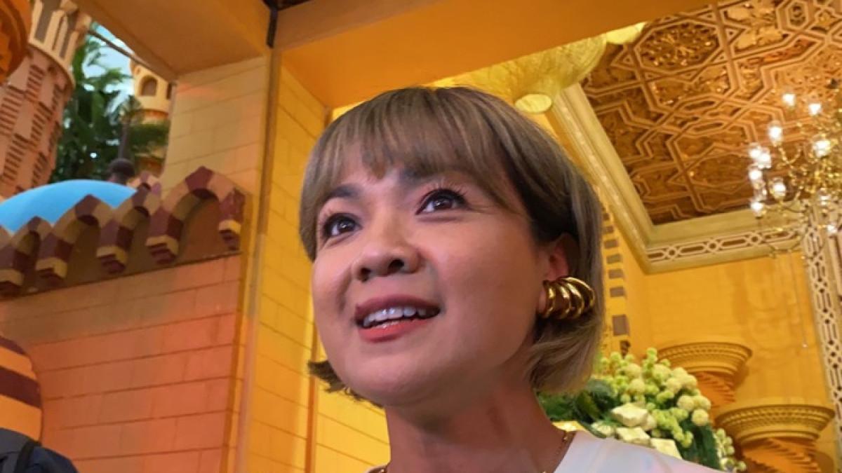 Momen Nirina Zubir ketika berada di Senayan City, Jumat (13/3/2026).