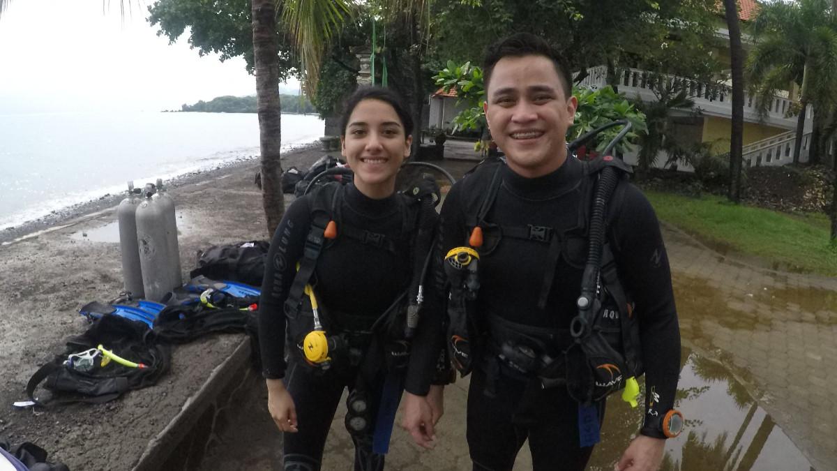 KABAR SELEBRITI - Momen hangat Ilham Aditama HIVI! dan Sabrina Alatas. Sabrina Alatas digosipkan jadi selingkuhan Hamish Daud.