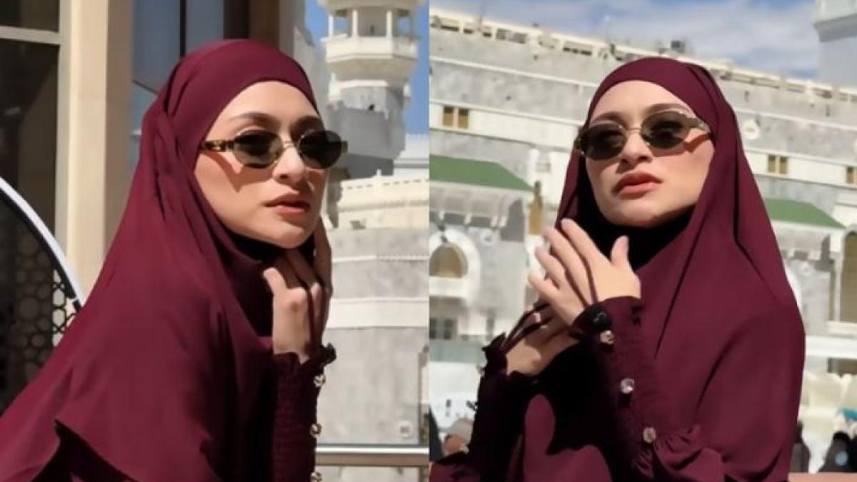 Sikap Nathalie Holscher saat umrah di Tanah Suci jadi sorotan usai memanjatkan doa ini di bulan Ramadan.