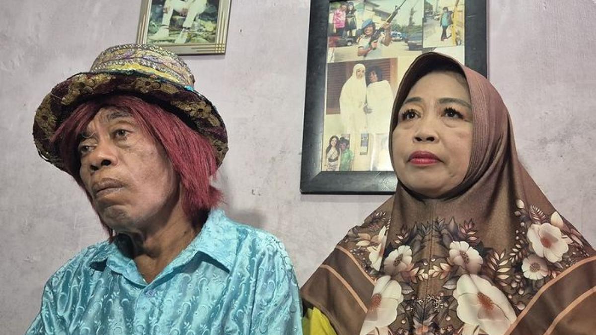 KABAR ARTIS - Pak Tarno dan istri, Lisa Karlina saat ditemui di kawasan Warakas, Jakarta Utara, Jumat (10/4/2026).