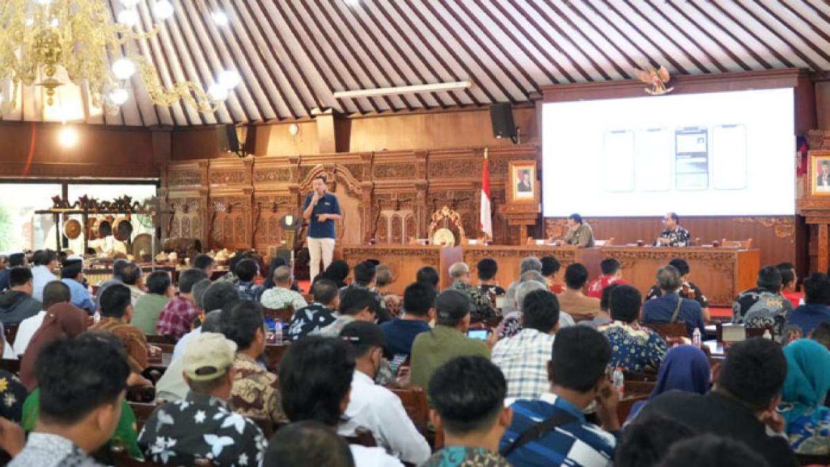 KOPERASI MERAH PUTIH - Perwakilan pengurus Koperasi Desa/Kelurahan Merah Putih ikuti Kontak Bisnis KDMP di Pendopo Pemkab Klaten, Selasa (29/7/2025).