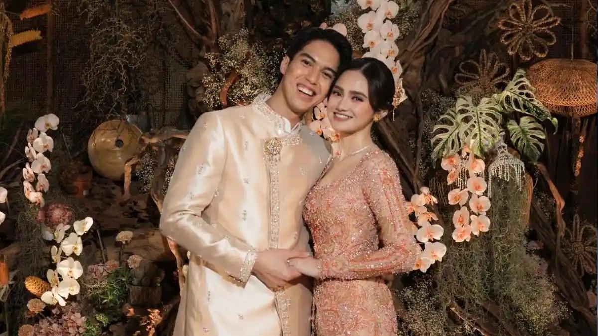 LAMARAN ARTIS - Pasangan artis El Rumi dan Syifa Hadju saat menggelar acara lamaran pada Rabu (26/1/2026).