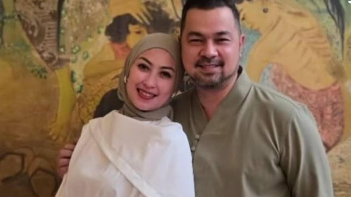 Pengalaman umrah Annisa Trihapsari terjadi sesaat sebelum ketegangan perang Iran dan Amerika Serikat.
