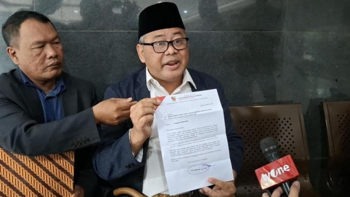 GUGATAN IJAZAH GIBRAN - Penggugat ijazah Gibran Rakabumingraka, Subhan Palal, saat ditemui usai mediasi gugatan perdata terhadap Gibran Rakabumingraka senilai Rp125 triliun di Pengadilan Negeri Jakarta Pusat, Senin (6/10/2025). Dalam mediasi kedua, Subhan mengajukan proposal perdamaian. (Ibriza/Tribunnews)