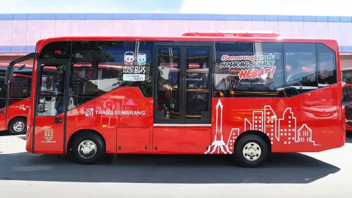 BUS TRANS SEMARANG - Peremajaan armada Bus Trans Semarang di Koridor 4.