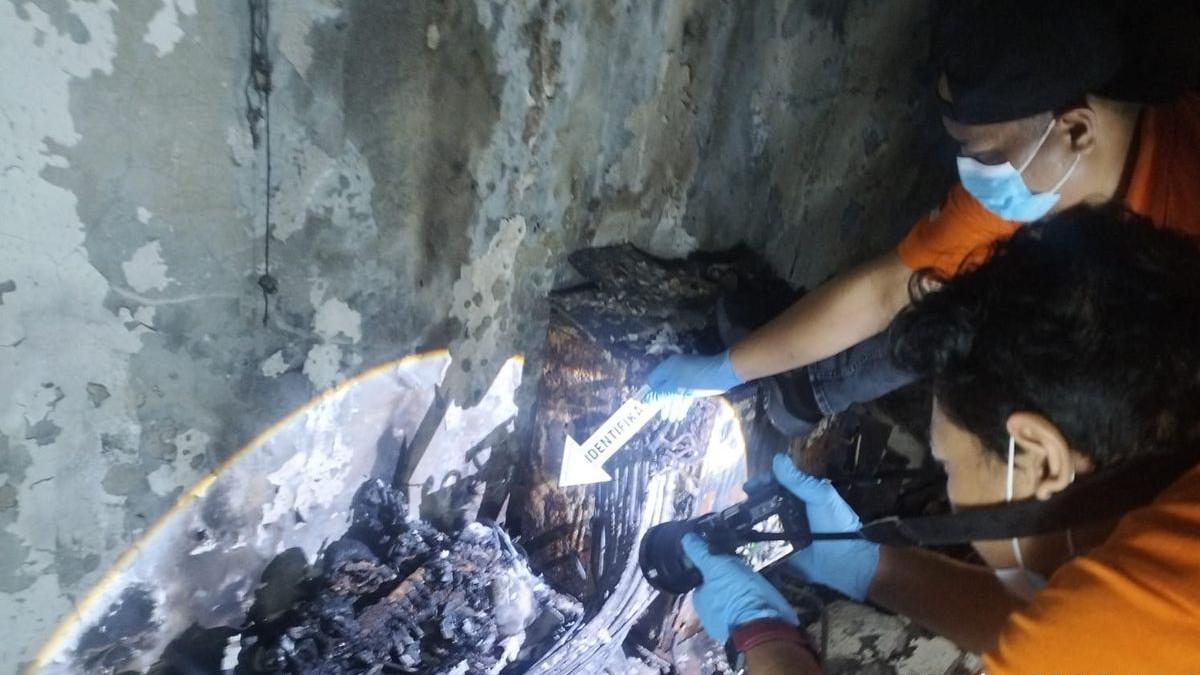 PENEMUAN KERANGKA - Polisi menyebut hasil tes DNA dua kerangka manusia di Kwitang, Jakarta Pusat keluar pada Rabu (5/11/2025).