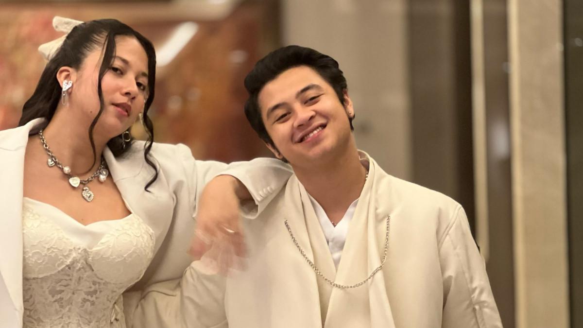 KABAR ARTIS - Potret kemesraan Bastian Steel dan Sitha Marino.