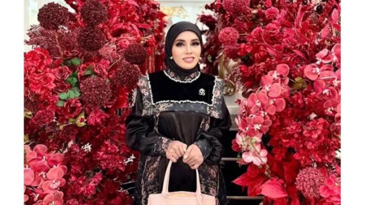 SAFITRI DICERAIKAN SUAMI - Potret terbaru Melda Safitri (33) usai bertemu Shella Saukia, kini penampilan membuat pangling.