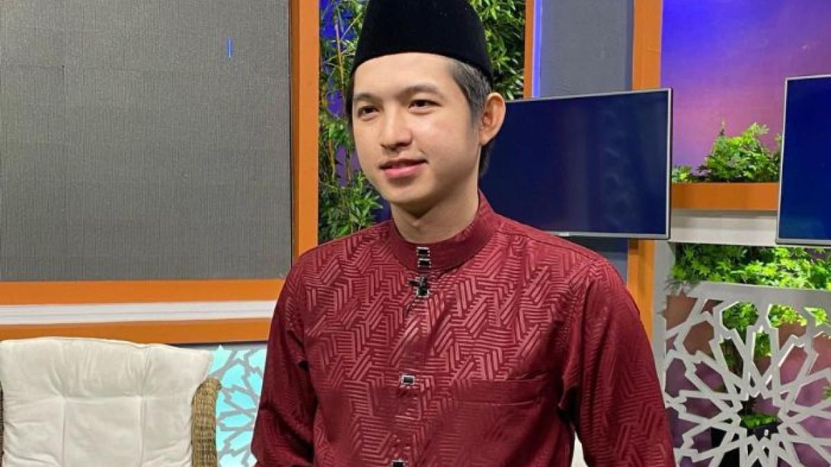 Profil Ustaz Dennis Lim, mualaf yang kini aktif berdakwah, membuatnya kerap jadi sorotan publik.