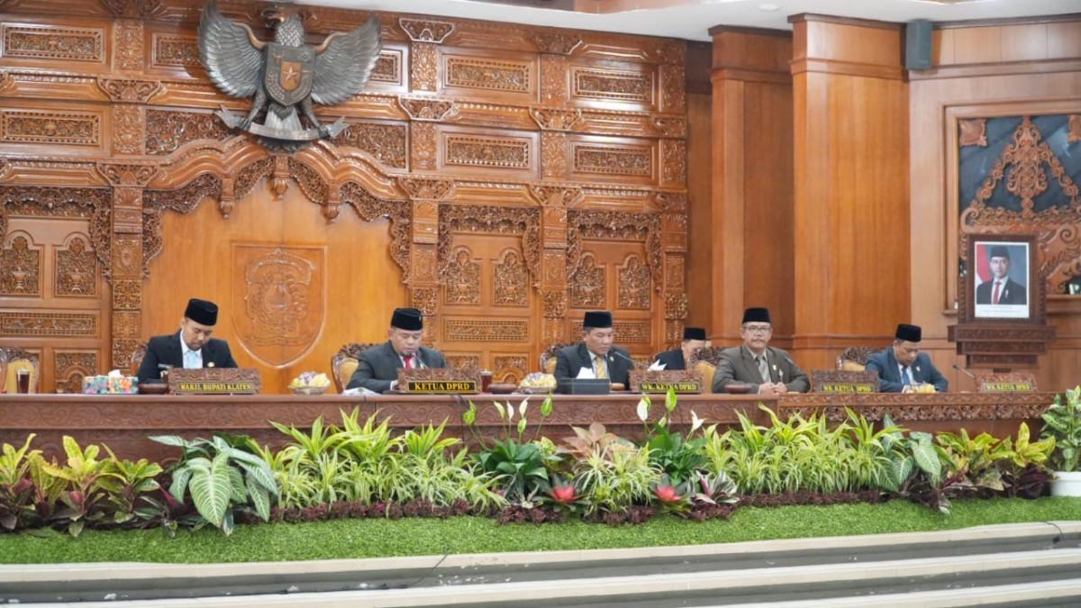 HUT DPRD KLATEN - Suasana Rapat Paripurna DPRD dalam rangka memperingati HUT ke-75 DPRD Klaten, pada Selasa (28/10/2025) di Gedung Paripurna DPRD Klaten.