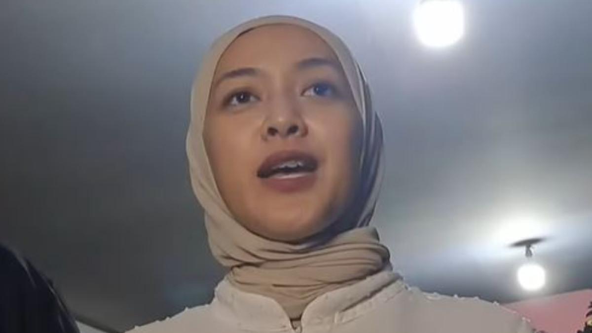 KONDISI RICHA NOVISHA - Richa Novisha tampak tegar sepeninggal Gary Iskak. Ia sempat menanggapi soal wanita berambut biru.