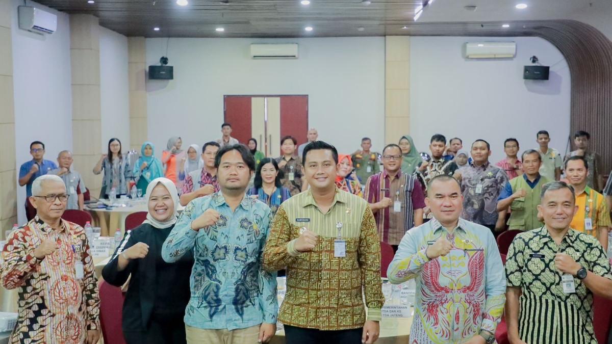 BIMTEK SPM KLATEN - Pemkab Klaten gelar Rapat Koordinasi, Sosialisasi, dan Bimbingan Teknis Standar Pelayanan Minimal (SPM) Tahun 2025, di Prambanan Hall, Hotel Grand Tjokro Klaten, Kamis pagi (9/10/2025).