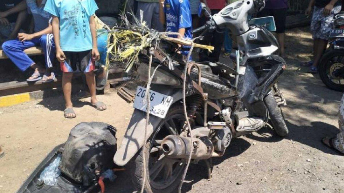 INNALILLAHI! Satu Keluarga Tertabrak Kereta Api di Perlintasan Tanpa Palang Pintu Semarang, 1 Tewas