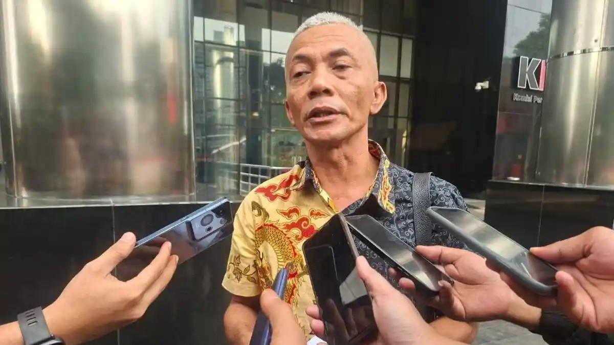 KORUPSI - Sekretaris pendiri Indonesia Audit Watch, Iskandar Sitorus, memenuhi panggilan pemeriksaan di Gedung Merah Putih Komisi Pemberantasan Korupsi terkait kasus dugaan suap di lingkungan Direktorat Jenderal Bea dan Cukai yang menyeret perusahaan forwarding Blueray Cargo Group.