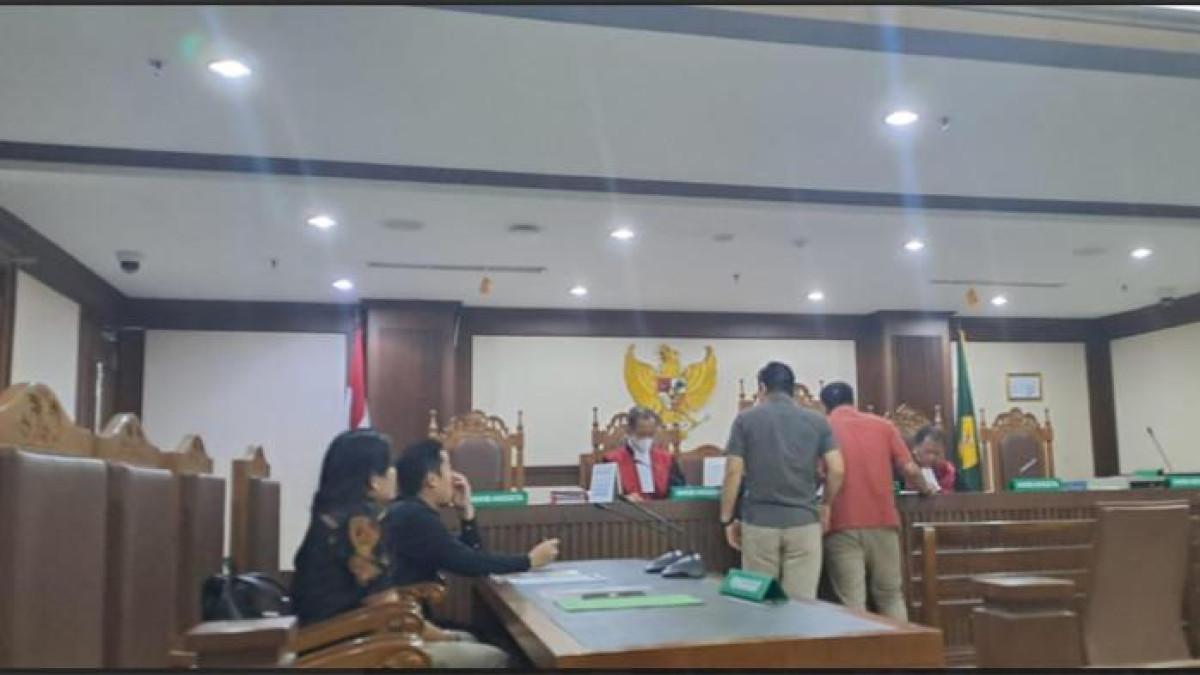 KAPOLRI DAN PRESIDEN DIGUGAT - Sidang gugatan terhadap Kapolri Jenderal Listyo Sigit Prabowo hingga Presiden Prabowo Subianto di Pengadilan Negeri Jakarta Pusat, Rabu (24/9/2025). Adapun gugatan terhadap Kapolri dan Presiden itu dilayangkan mahasiswa bernama Anthony Lee imbas demo ricuh yang terjadi pada akhir Agustus 2025 lalu di Jakarta.