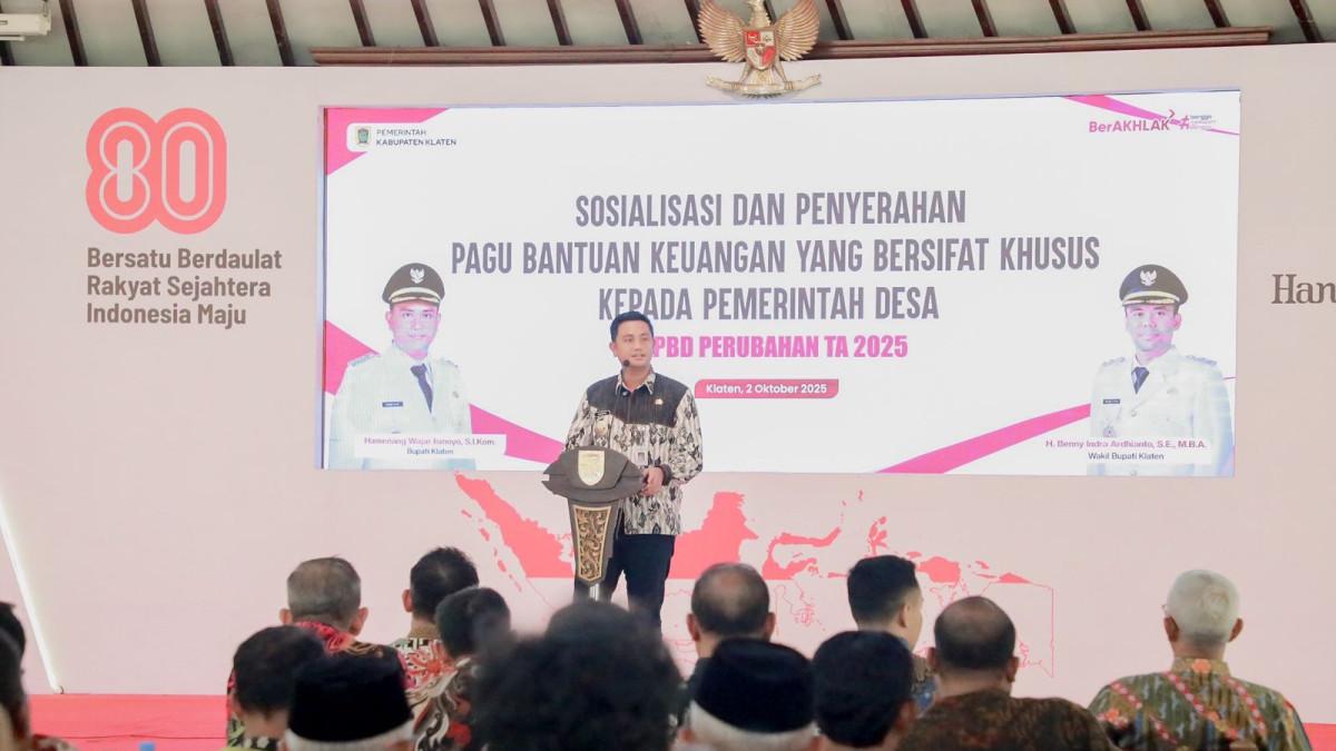 BANTUAN DESA KLATEN - Sosialisasi dan penyaluran BKK lebih dari Rp 50 miliar kepada desa dan kelurahan se-Kabupaten Klaten yang bersumber dari APBD Perubahan TA 2025, pada Kamis (2/10/2025).