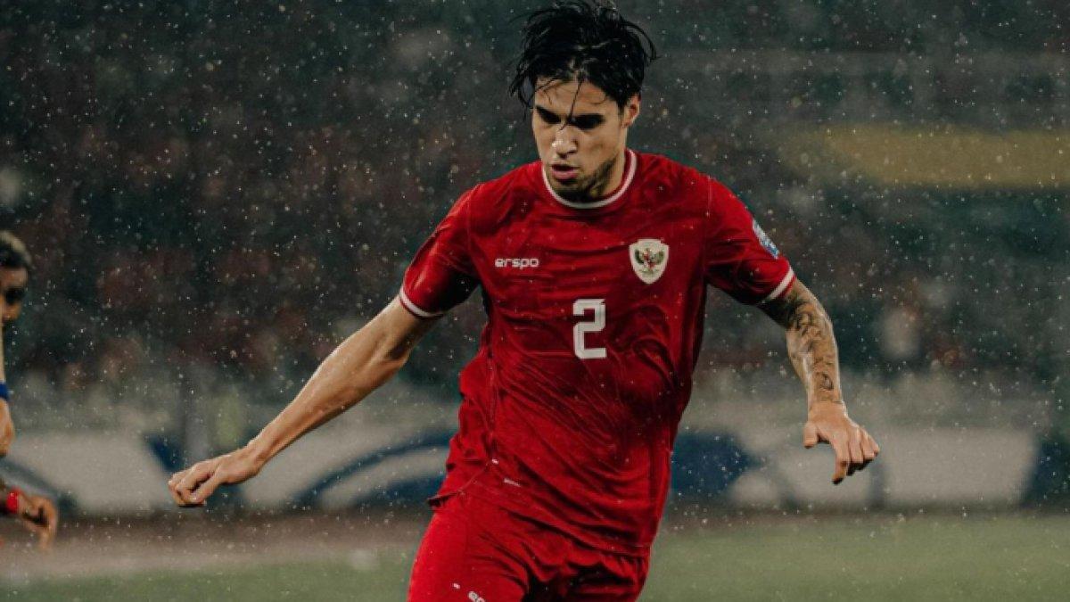 Sosok Kevin Diks ketika tengah berlaga membela Timnas Indonesia pada pertandingan kontra Jepang, di Stadion Gelora Bung Karno (SUGBK), 15 November 2024.