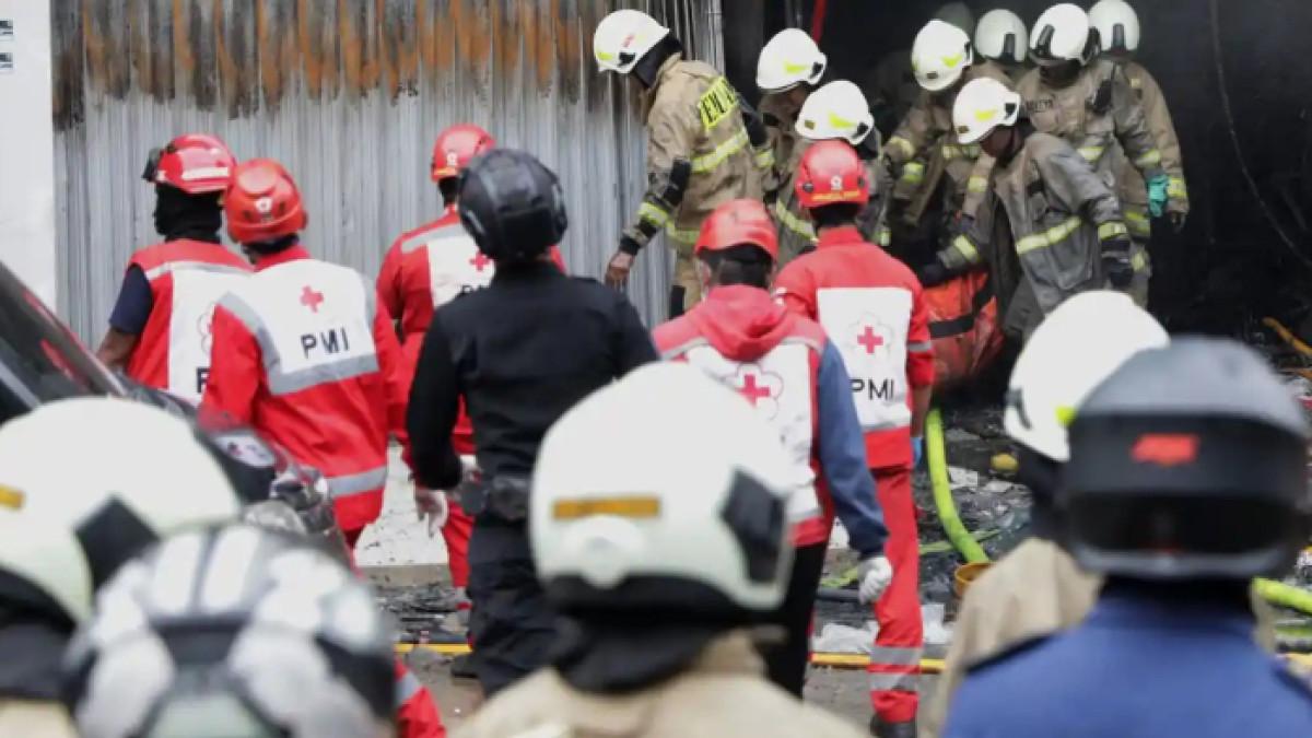 KEBAKARAN HEBAT - Tragedi kebakaran Terra Drone di Jakarta Pusat menewaskan 22 orang, penyebabnya akhirnya terungkap.