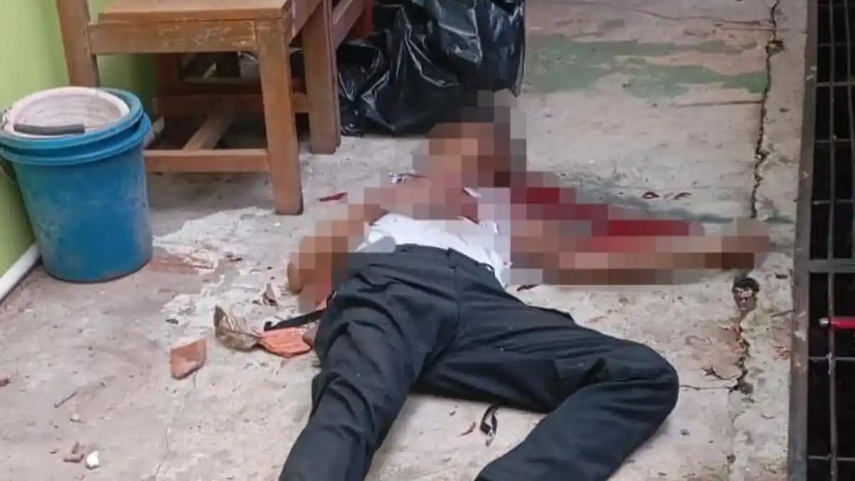 PELAKU TEWAS - Tulisan Die (mati) memakai noda darah tertulis di samping jasad pelaku teror di SMA Negeri 72 Jakarta.