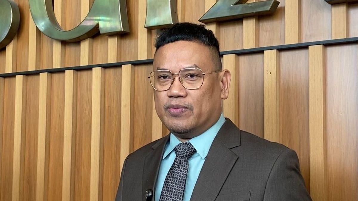 KABAR ARTIS - Uya Kuya saat ditemui di Gedung DPR RI, Senayan, Jakarta Pusat, Selasa (21/4/2026).