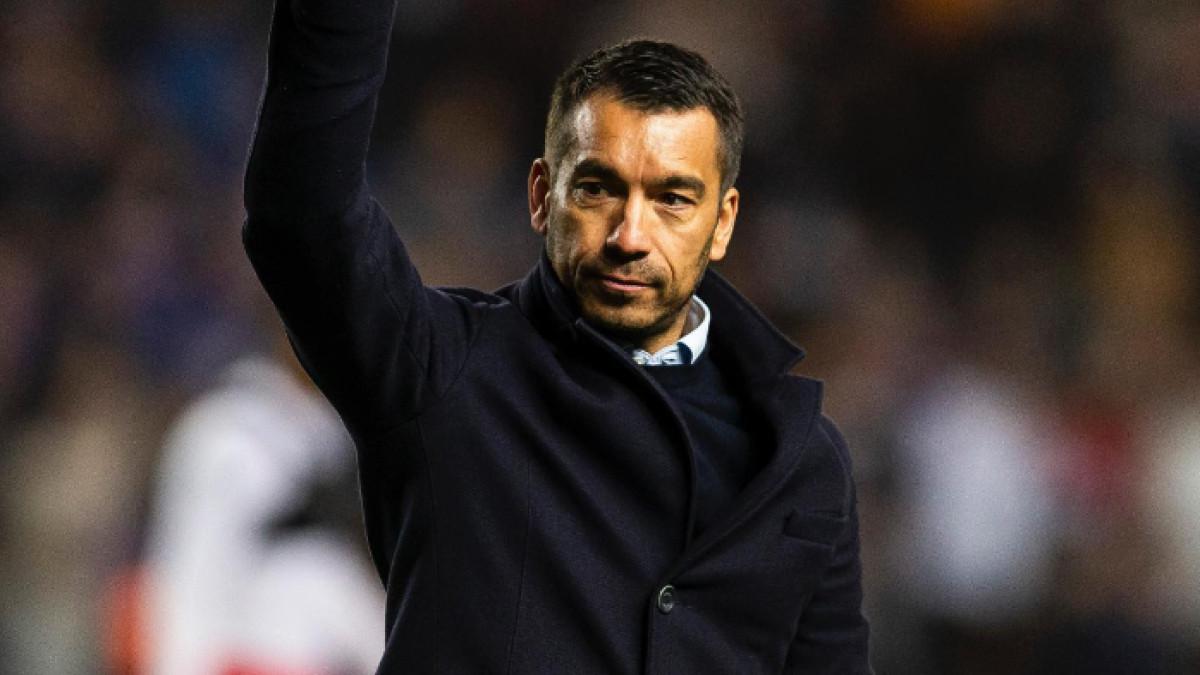 CALON PELATIH TIMNAS - Van Bronckhorst dikaitkan dengan kursi pelatih Timnas Indonesia, namanya ramai jadi sorotan publik.