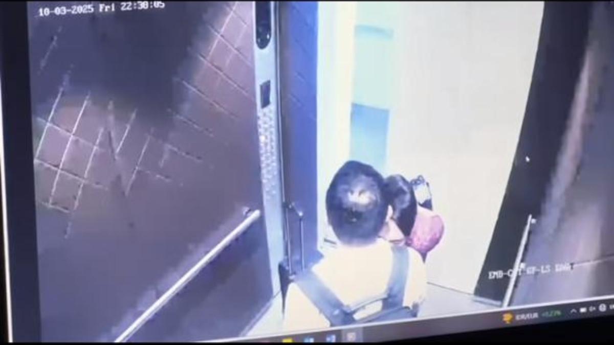 PILOT PRAMUGARI SELINGKUH? - Viral dugaan perselingkuhan pilot dan pramugari, tertangkap CCTV di lift